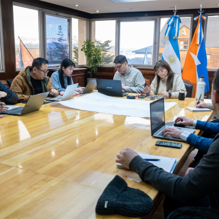 Gobierno coordina un despliegue logístico para la llegada del equipamiento de la nueva usina de Ushuaia
