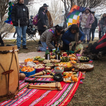El Municipio acompañó la ceremonia a la Pachamama en el Paseo de Las Rosas