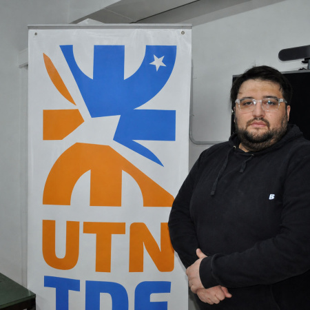 UTN: Santiago Andrade se recibió de Técnico en Programación