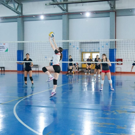 El vóley femenino fueguino continúa su preparación para los Juego de la Araucanía 2026