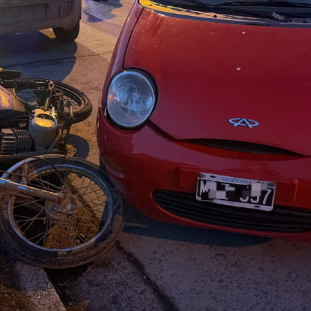 Río Grande: motociclista resultó herido en choque contra un auto