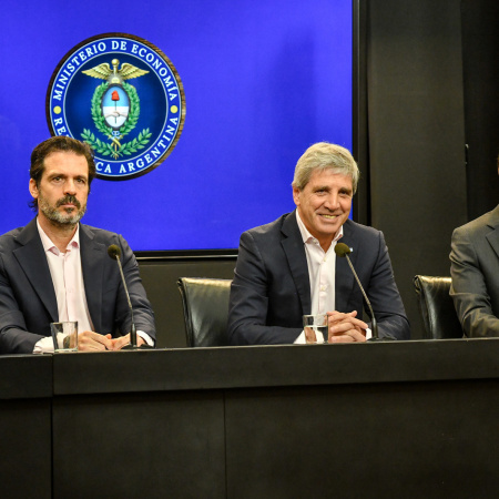 Caputo anunció el Programa de Licitación de Plazos Fijos con Destino a Crédito Hipotecario