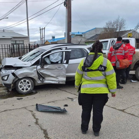 Fuerte choque en una esquina de Río Grande dejó a una mujer hospitalizada