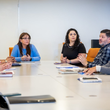 Provincia y la Municipalidad articulan acciones para el acceso a servicios en Ushuaia
