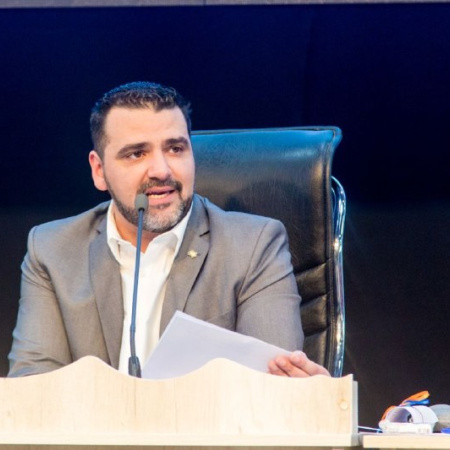 Vuoto vinculó el desarrollo de la infraestructura estratégica con el poblamiento