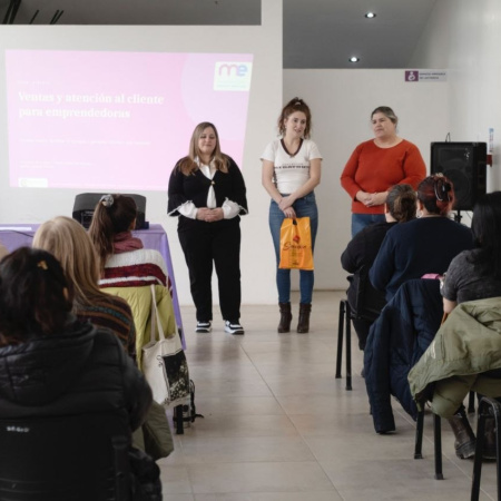 Inició el ciclo de capacitación "Mujeres que Crecen"