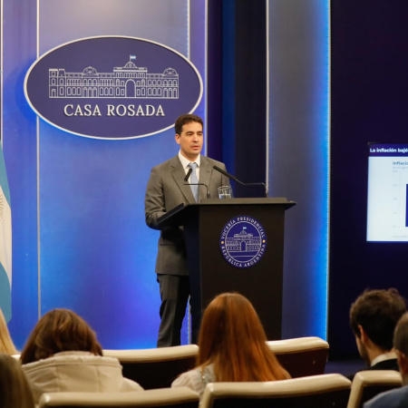 Ravier destacó la reducción de la inflación y el impacto de las desregulaciones en la economía