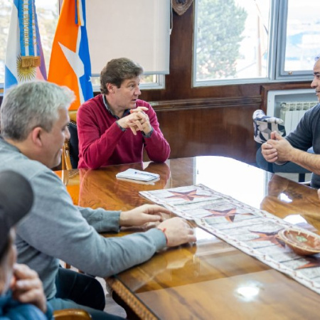 Melella recibió a taxistas de Ushuaia para evaluar acompañamientos al sector