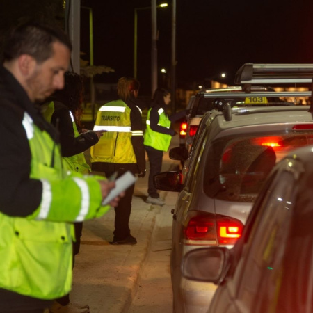 Controles de tránsito en Ushuaia dejaron 16 vehículos incautados con 13 alcoholemias positivas