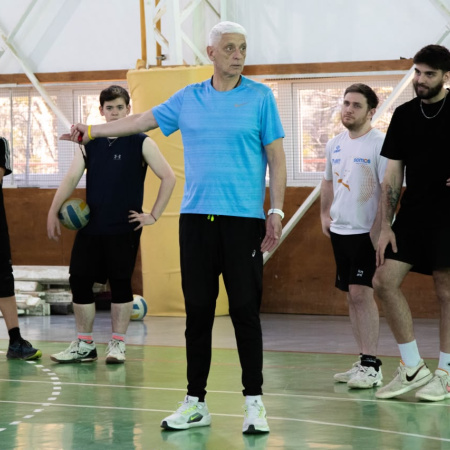 El vóley fueguino continúa fortaleciendo la formación de sus entrenadores