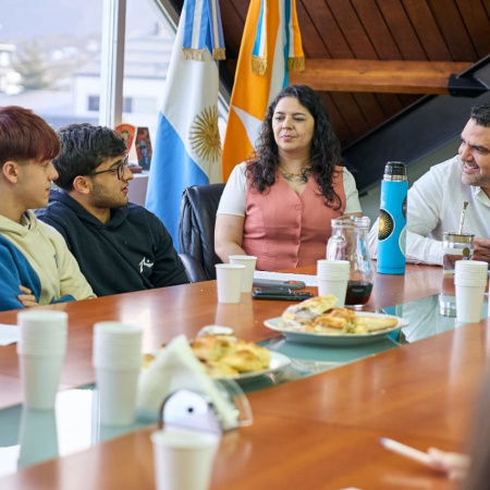 Vuoto compartió con jóvenes las experiencias del Programa Ushuaia Joven